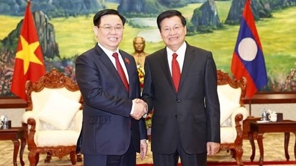 National Assembly Chairman pays courtesy visit to Lao Party leader