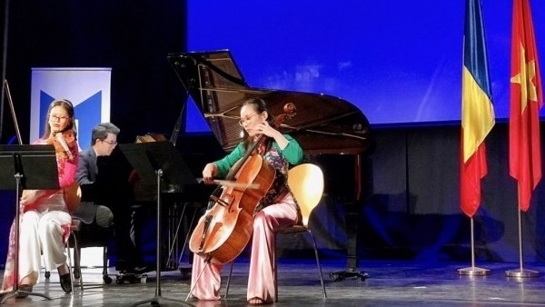 Concert promotes Vietnam – Romania friendship