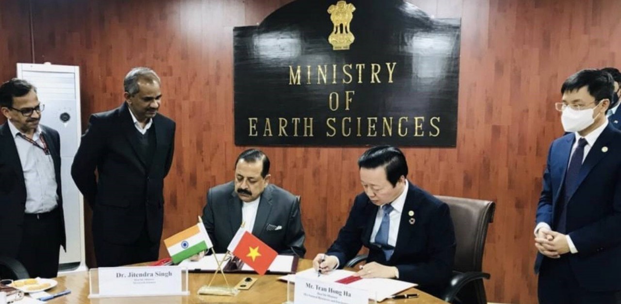 Vietnam-India Diplomatic Relations at Fifty: Taking Stock and Looking forward to the future Vietnam-India Diplomatic Relations at Fifty: Taking Stock and Looking forward to the future