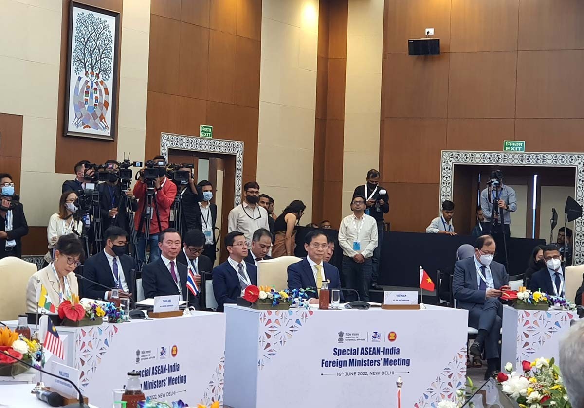 Vietnamese FM attends Special ASEAN - India Foreign Ministers' Meeting (SAIFMM)