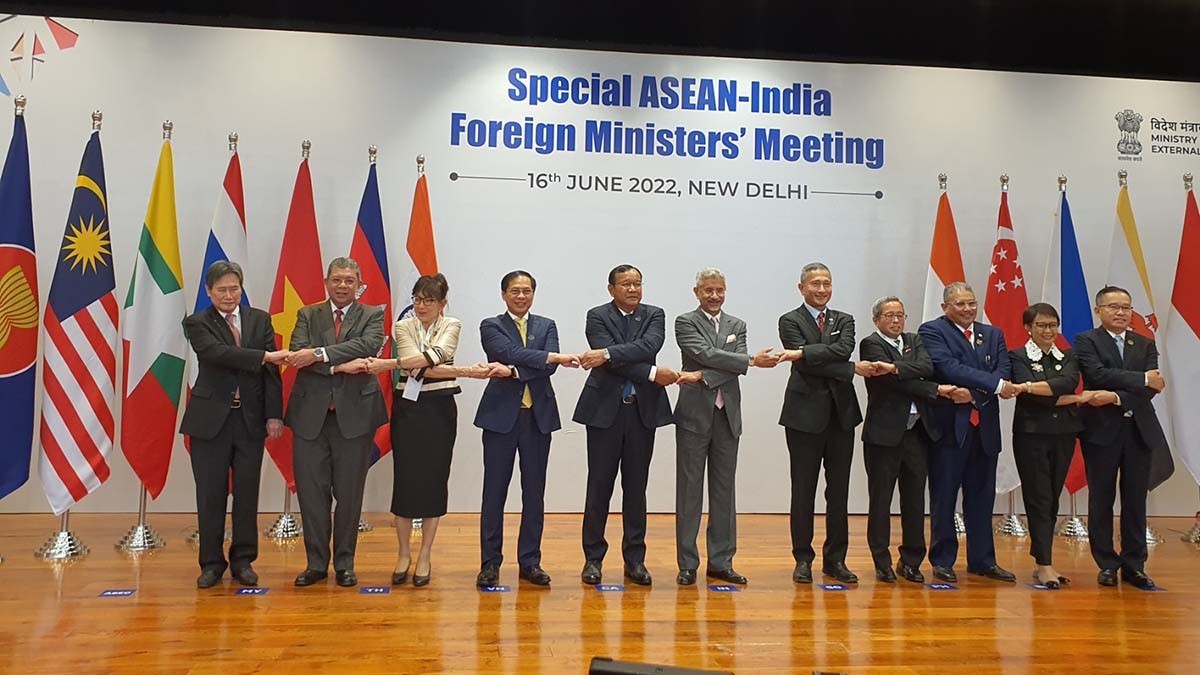 Vietnamese FM attends Special ASEAN - India Foreign Ministers' Meeting (SAIFMM)