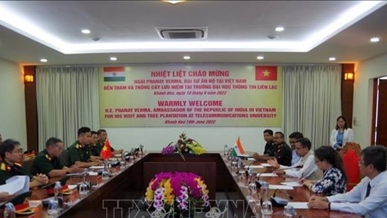 Indian Ambassador Pranay Verma visits Telecommunications University in Khanh Hoa