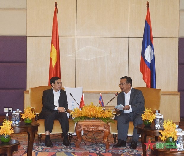 Defense Minister Giang meets counterparts from Laos, Japan, Cambodia on sidelines of ADMM-16