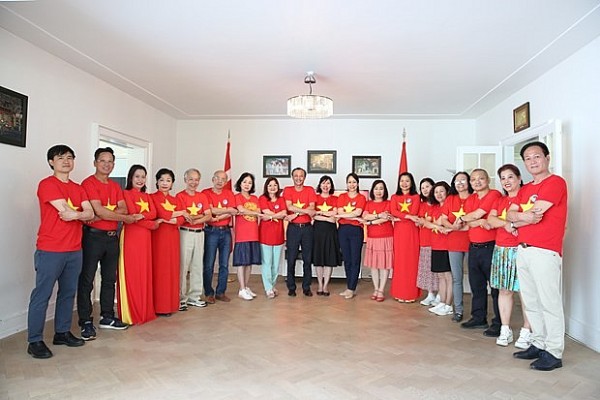 Overseas Vietnamese spread love of Truong Sa among Vietnamese communities abroad