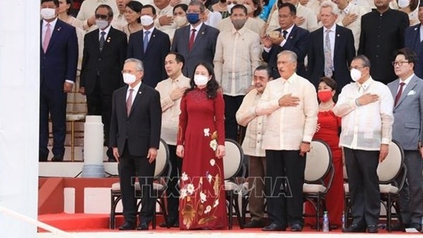 Vice President attends swearing-in ceremony of Philippine President