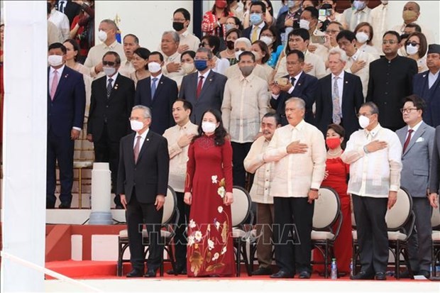 Vice President attends swearing-in ceremony of Philippine President