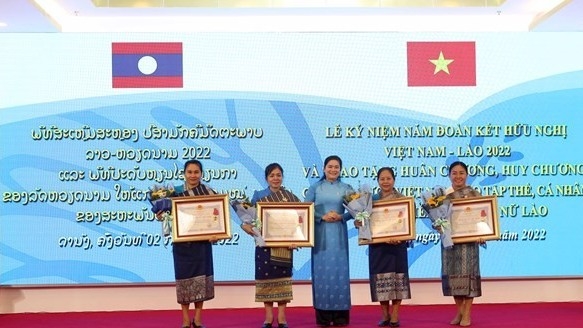 Collectives, individuals of Lao Women’s Union are honoured with Vietnam’s orders, medals