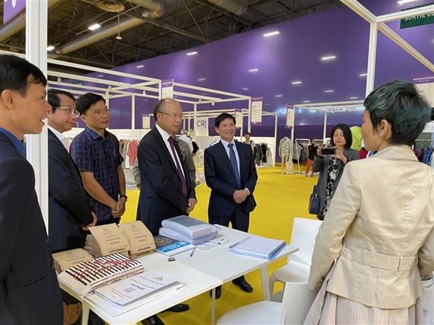 Vietnam attends textile industry exhibition Premiere Vision 2022 in Paris Vietnam attends textile industry exhibition Premiere Vision 2022 in Paris