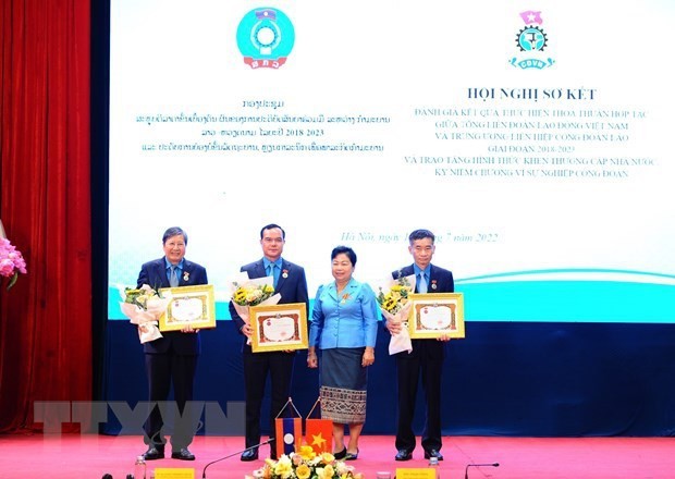 Vietnam, Laos step up training of trade union officials Vietnam, Laos step up training of trade union officials