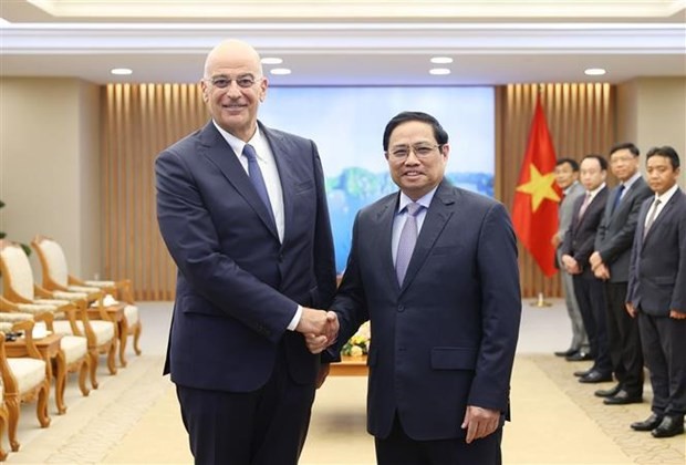 PM Pham Minh Chinh received Greek FM Nikolaos Dendias, affirmed  traditional friendship