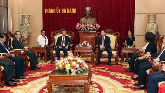 Da Nang, Savannakhet province of Laos foster partnership