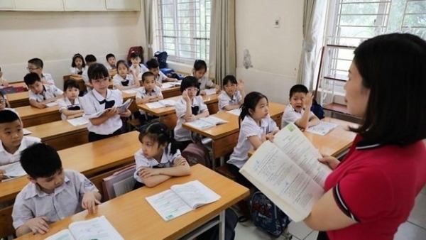 Hanoi to further boost investment in education, training