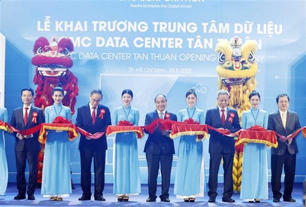 President Nguyen Xuan Phuc attended opening ceremony of leading data centre in Vietnam