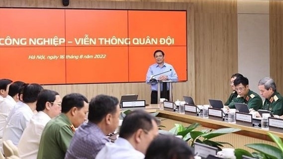 PM urged Viettel to make greater contributions to national development