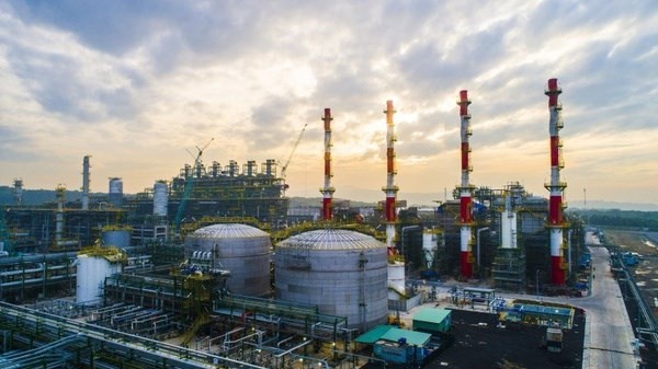 PetroVietnam proposes 19-billion-USD petrochemical complex, oil storage project