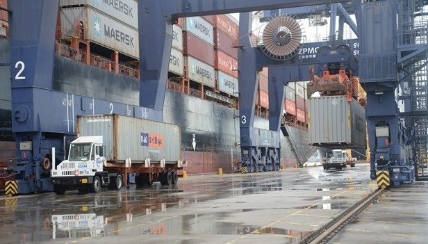Trade surplus to hit 1 billion USD this year