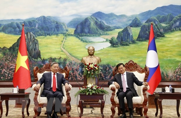 Minister of Public Security pays courtesy calls to Lao leaders
