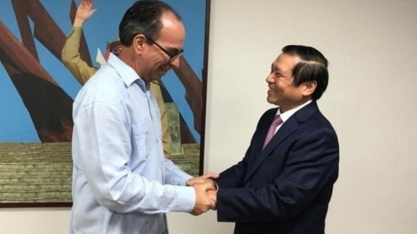 Vietnam, Cuba bolster cooperation in ideological work