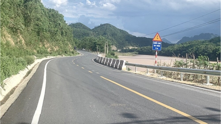 Transport Ministry proposes upgrading five highways linking with Laos