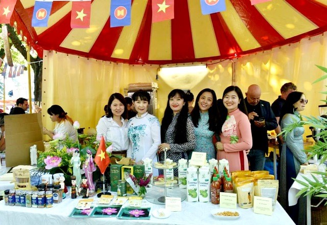 Embassy Festival 2022 at Lange Voorhout, The Hague, Netherlands Embassy Festival 2022 at Lange Voorhout, The Hague, Netherlands