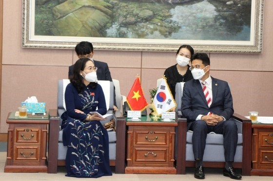 HCM City steps up cooperation with RoK’s Busan