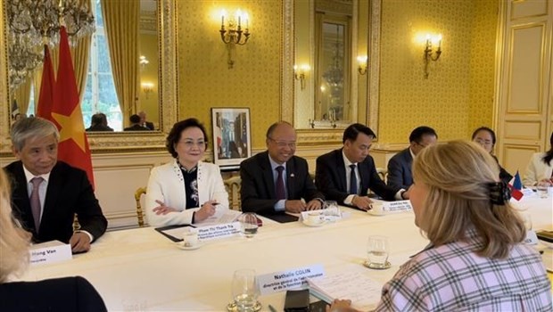 Vietnam, France reinforce ties in civil service