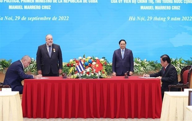 Vietnamese, Cuban Prime Ministers hold talks