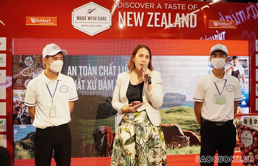 Đại sứ New Zealand tại Việt Nam Trendene Dobson.