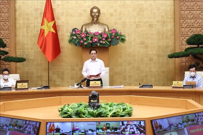 Prime Minister Pham Minh Chinh orders more drastic actions to fight COVID-19