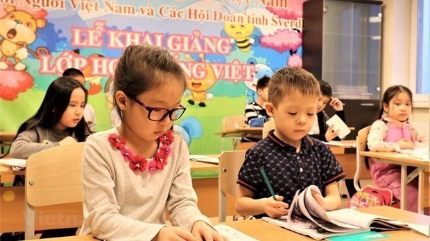 Teaching& learning Vietnamese language to strengthen solidarity among overseas Vietnamese