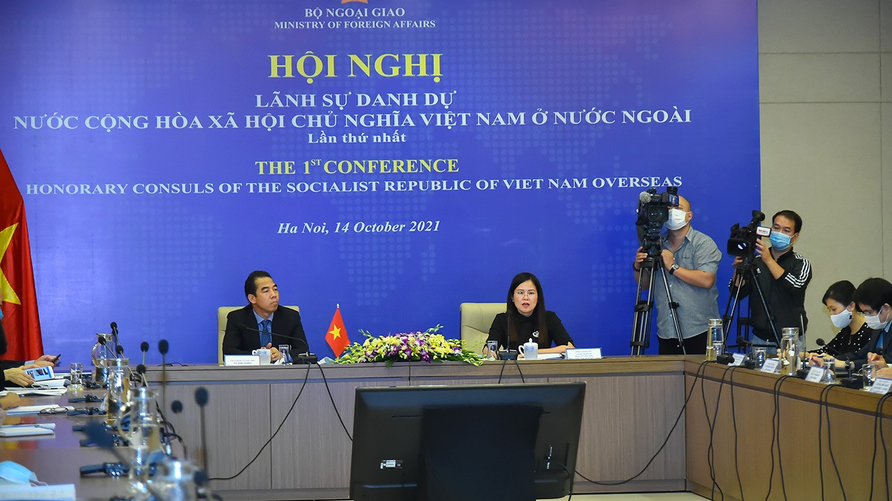 Toàn cảnh Hội nghị Lãnh sự danh dự Việt Nam ở nước ngoài lần đầu tiên được tổ chức vào ngày 14/10. (Ảnh: Tuấn Anh) Toàn cảnh Hội nghị Lãnh sự danh dự Việt Nam ở nước ngoài lần đầu tiên được tổ chức vào ngày 14/10. (Ảnh: Tuấn Anh)