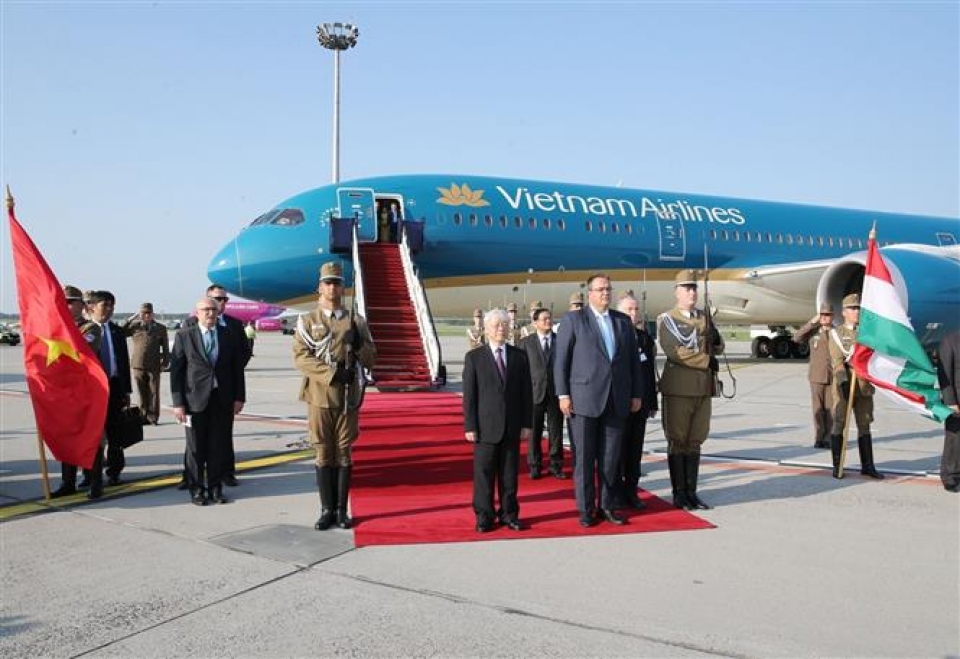 party leader nguyen phu trong starts official visit to hungary