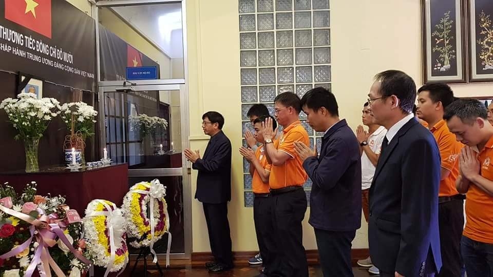 Tribute-paying services held for former Party chief Do Muoi across the world tribute paying services held for former party chief do muoi across the world
