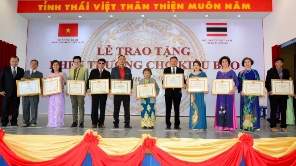 overseas vietnamese in thailand honoured for contributions to the motherland