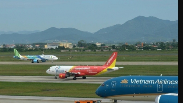 Vietnamese airlines suffer losses  amounting to hundreds of billions of dong each month