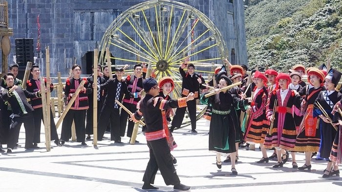 Community-based cultural activities serving for tourits in Sapa. (Photo: Quoc Hong)