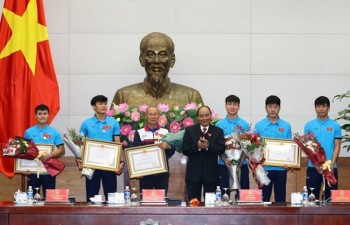 PM Nguyen Xuan Phuc welcomes U23 Vietnam