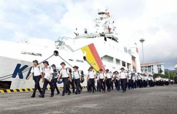 Delegations set sail for Truong Sa archipelago for Tet festival