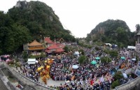 vietnamese and foreigners enjoy same level entrance fees to relic sites from mid january