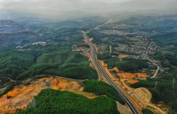 Ha Long-Van Don expressway to officially open on February 1