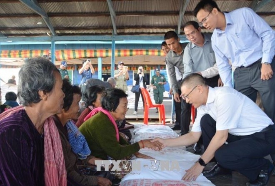 pms gifts granted to needy vietnamese cambodian families