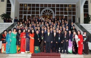 PM meets Overseas Vietnamese joining Homeland Spring programme