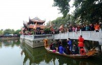 20 individuals presented with unesco vietnam insignia