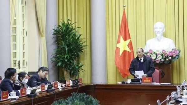 President meets with scientists, experts of Vietnam Economic Association