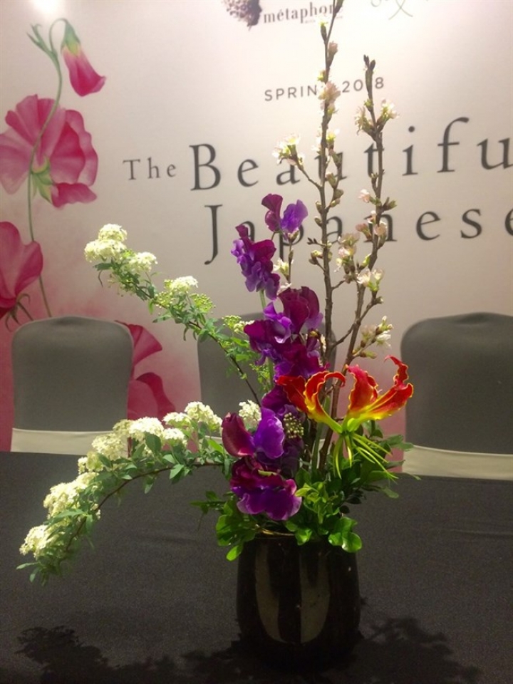 japanese flower arrangements dazzle on display in ha noi