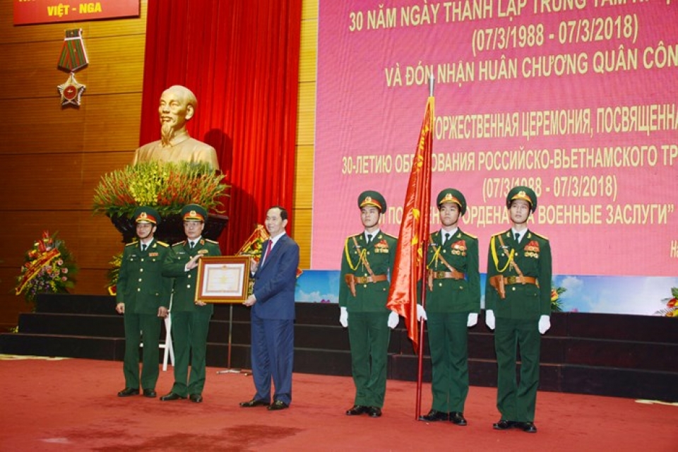 president commends vietnam russia tropical centre for contributions