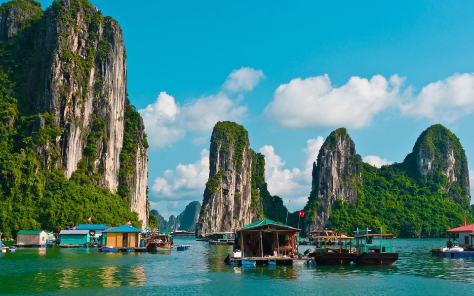 foreign travel website praises vietnams timeless charm