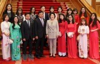 vietnamese student wins hungarian singing contest
