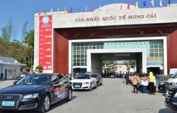 Chinese tourist cars permitted to enter Ha Long city