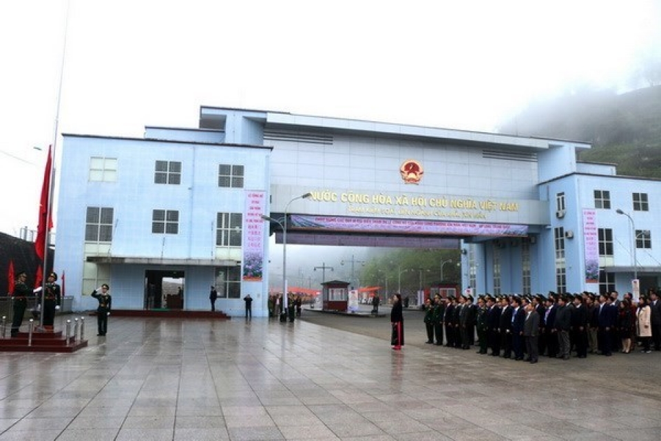 vietnam china open new border gate pair